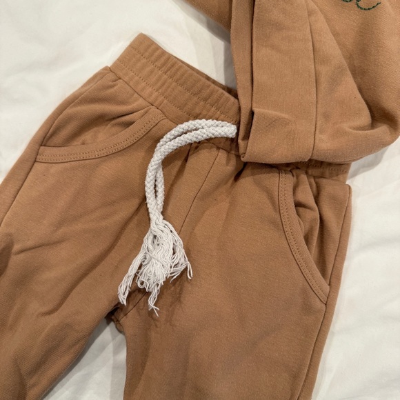 ‘Blake’ Personalized Baby Sweat Set - Picture 4 of 5